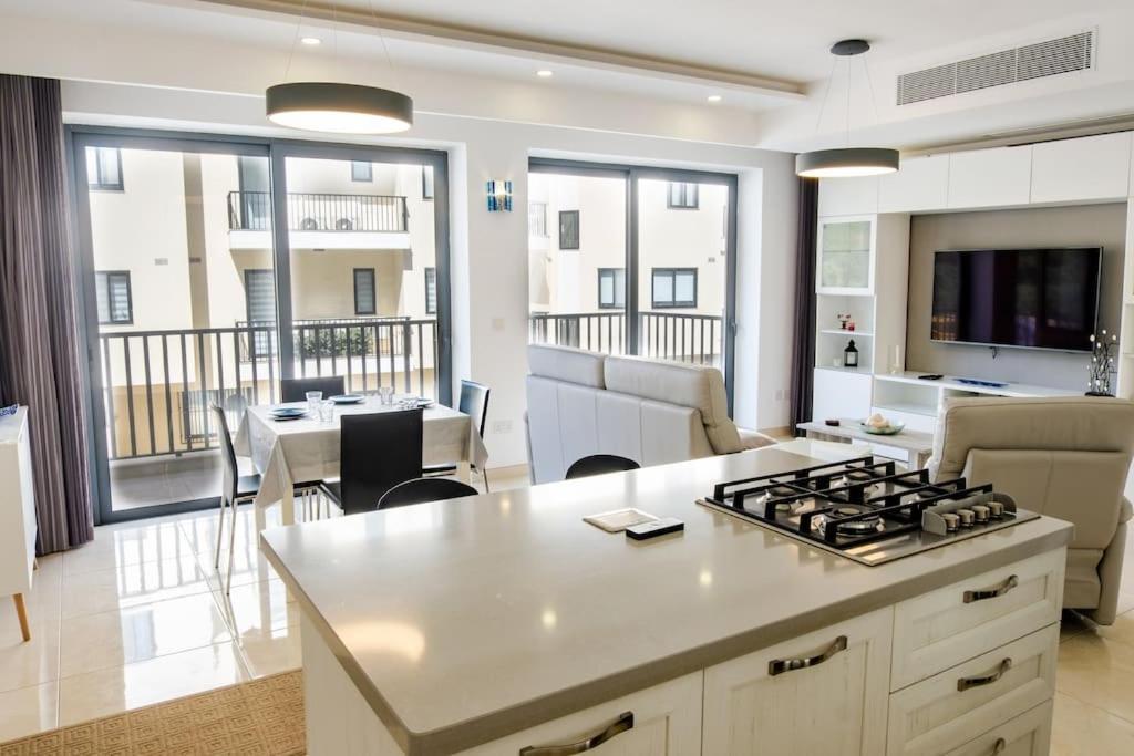 Mellieha, Luxury 3 Bedroom Azure Maisonette Exteriör bild